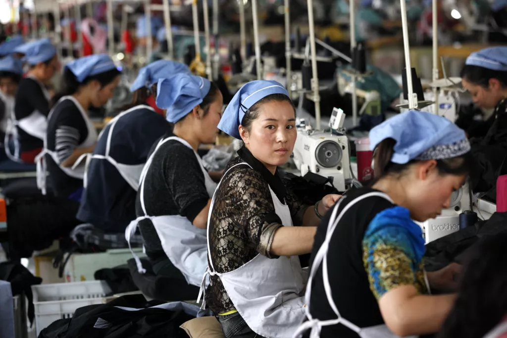 Arbetare i en klädfabrik i Kina. Foto: Frame China/Shutterstock.com