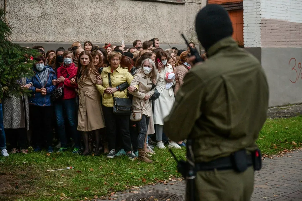 Women shielding protestors from police in Belarus