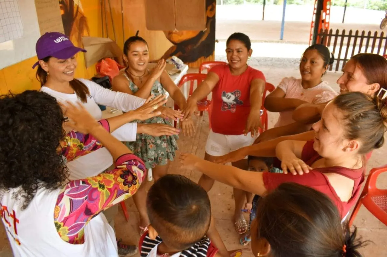 Participants in the Aremos Paz project. 