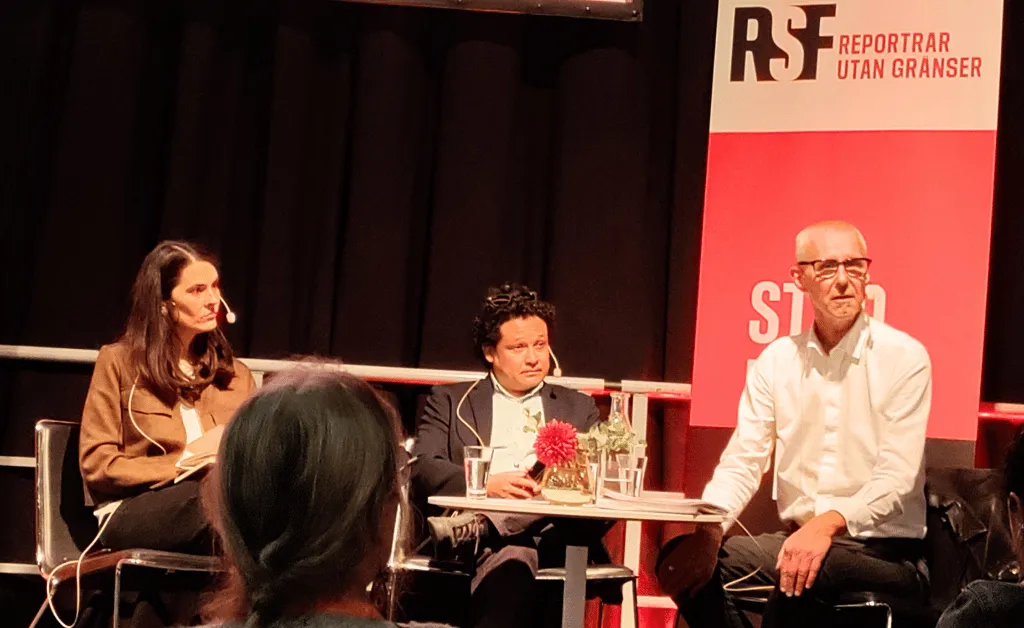 Sofía Jaramillo, Colombia och Sergio Arauz, El Salvador samtalar om hoten mot pressfrihet i Latinamerika med Johan Schmidt från Reportrar utan gränser.