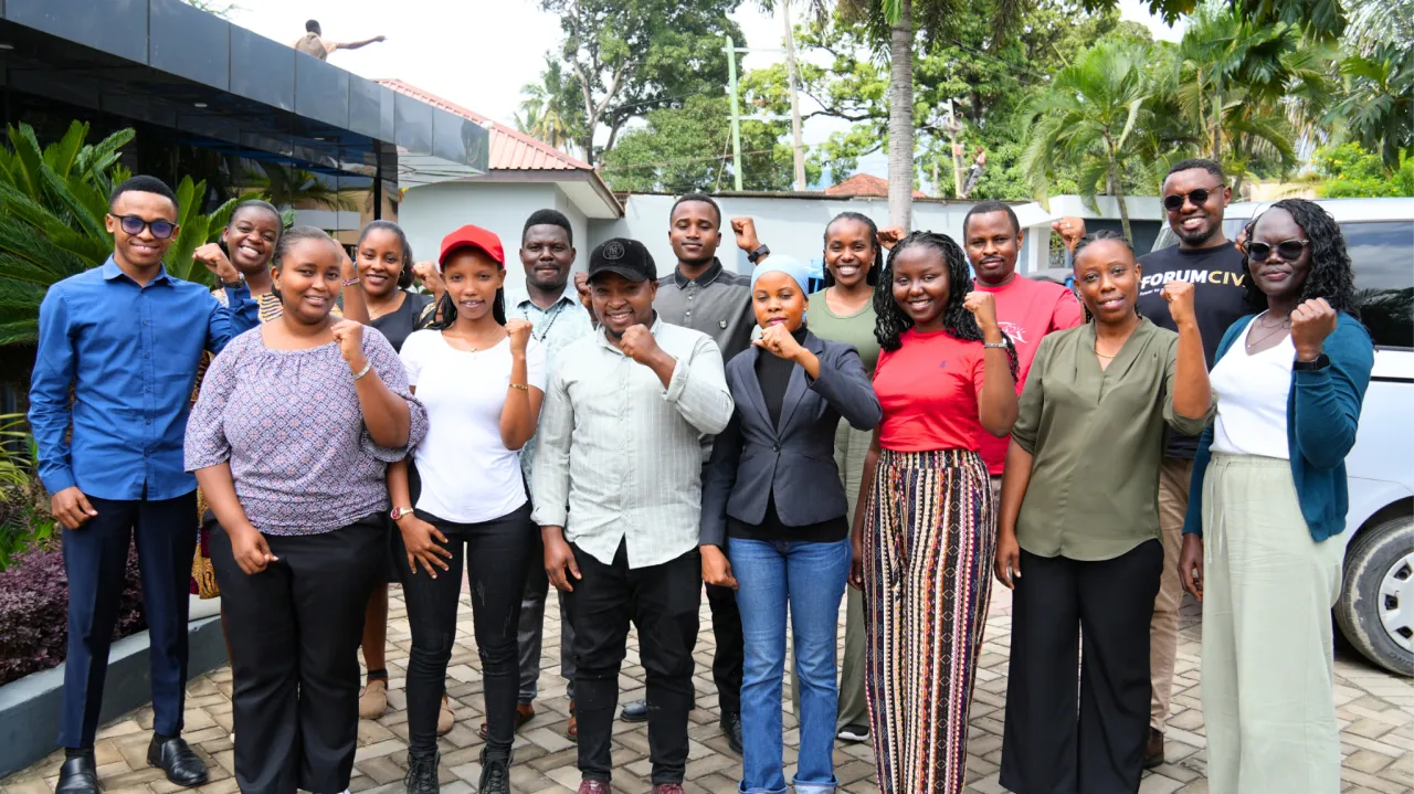 Figure 4: Joint SASA and TPP teams from ForumCiv with ENVIROCARE Staff and Project Participants, Tanzania.
