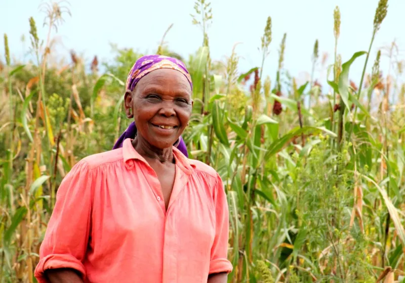 Elizabeth is now a fierce women rights activists working closely with local authorities to safeguard women rights Miniatyr