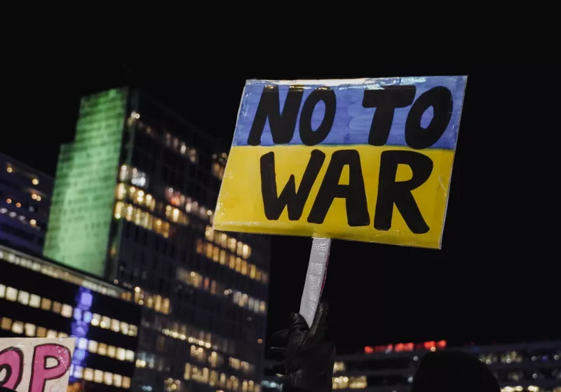Sign with the text "no to war"